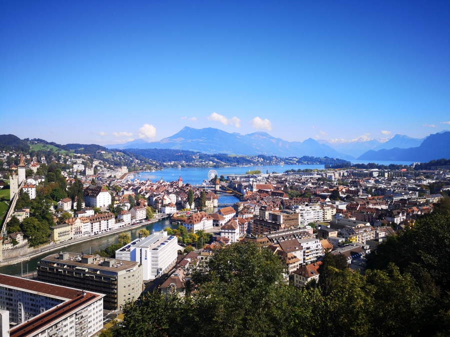 STAPES GmbH neu mit Sitz in Luzern.